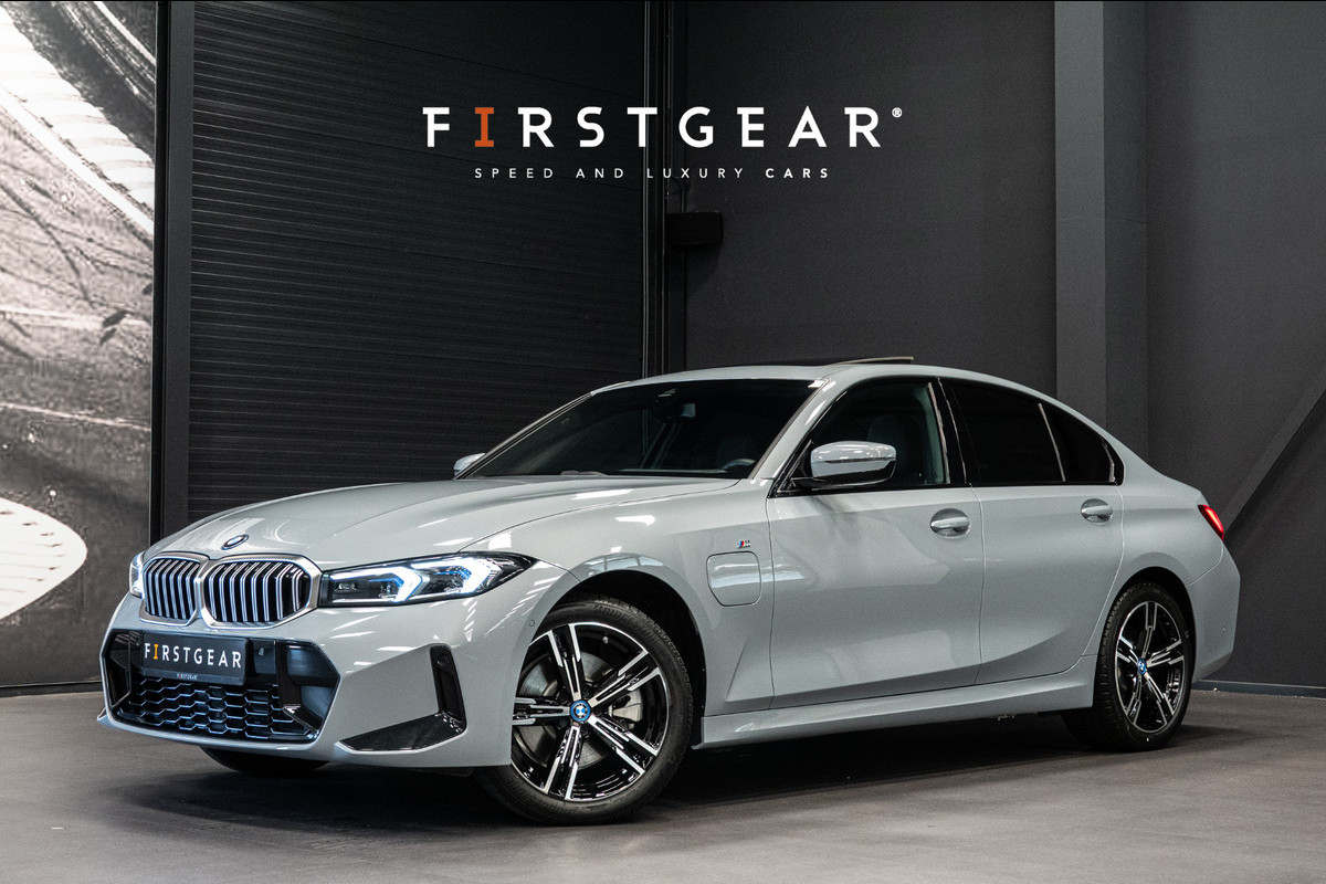 BMW 3-serie 330e *M-Sport / Panorama / Head-up Display / Memory / Keyless* BMW 3-serie 330e *M-Sport / Panorama / Head-up Display / Memory / Keyless*