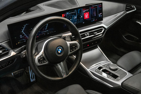 BMW 3-serie 330e *M-Sport / Panorama / Head-up Display / Memory / Keyless*