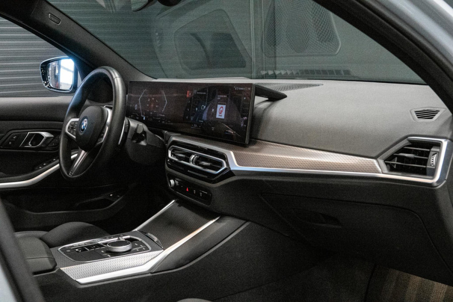 BMW 3-serie 330e *M-Sport / Panorama / Head-up Display / Memory / Keyless*