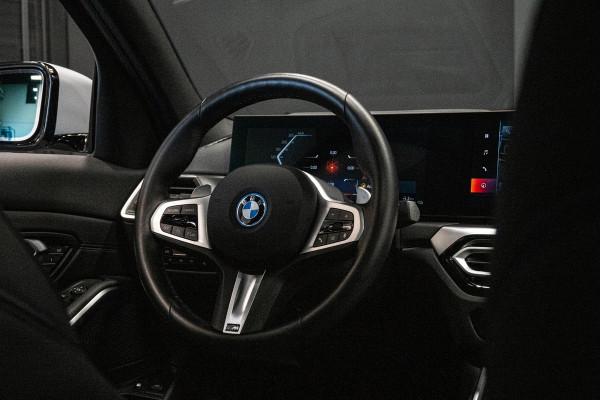 BMW 3-serie 330e *M-Sport / Panorama / Head-up Display / Memory / Keyless*