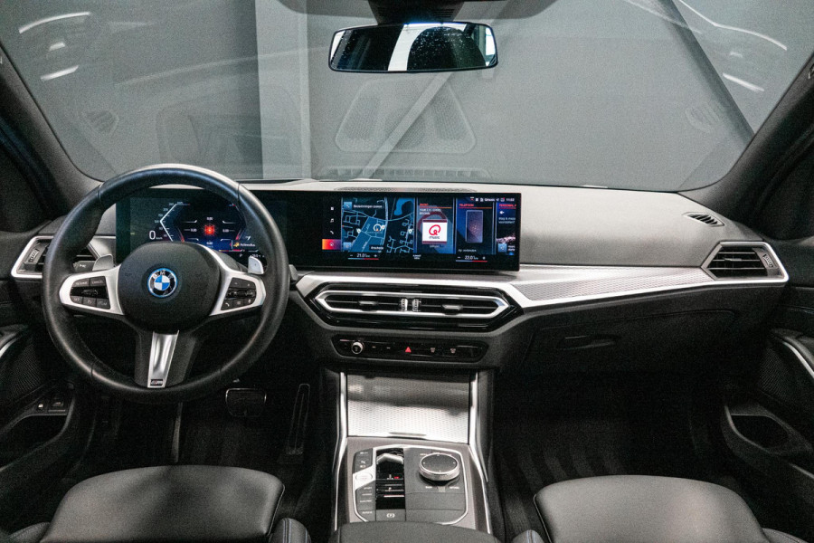 BMW 3-serie 330e *M-Sport / Panorama / Head-up Display / Memory / Keyless*