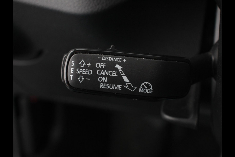 Škoda Kamiq 1.0 TSI Automaat Ambition Navigatie Apple Carplay / Android Auto Adaptive Cruise Control Lane Assist Parkeersensoren Achter DAB