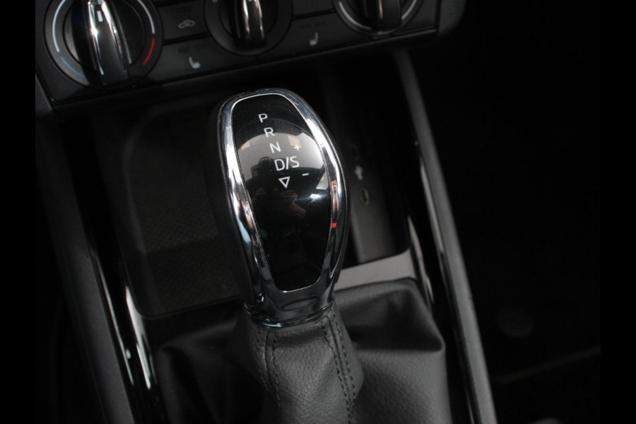 Škoda Kamiq 1.0 TSI Automaat Ambition Navigatie Apple Carplay / Android Auto Adaptive Cruise Control Lane Assist Parkeersensoren Achter DAB