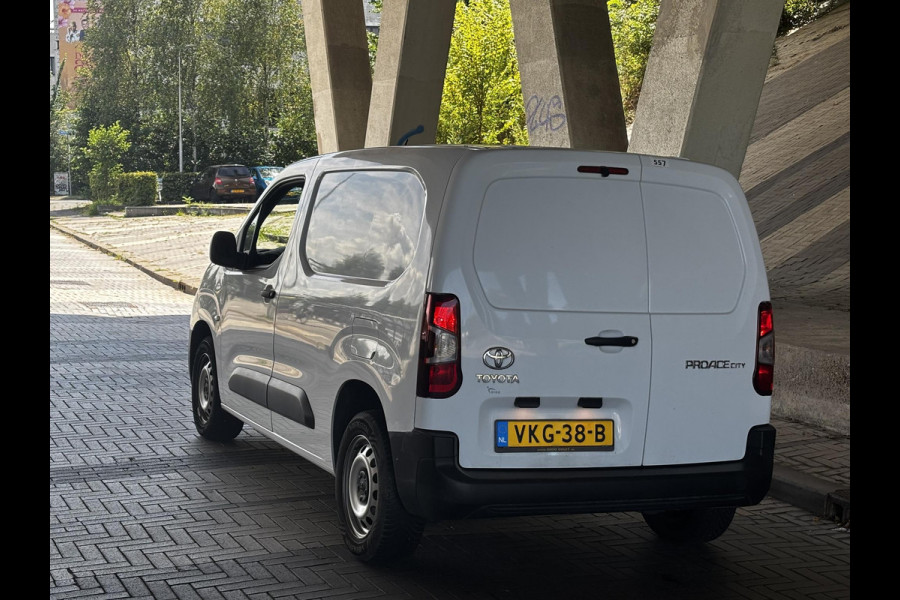 Toyota PROACE CITY 1.5 D-4D COOL AUTOMAAT GARANTIE 5-2031!! (ex btw) 1e EIGENAAR. 100 % ONDERHOUDEN.FRISSE BUS !!