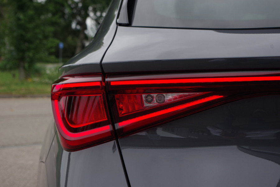 CUPRA Leon Sportstourer 1.4 e-Hybrid BNS 204 PK PHEV, Winterpakket, Kuipstoelen, Carplay