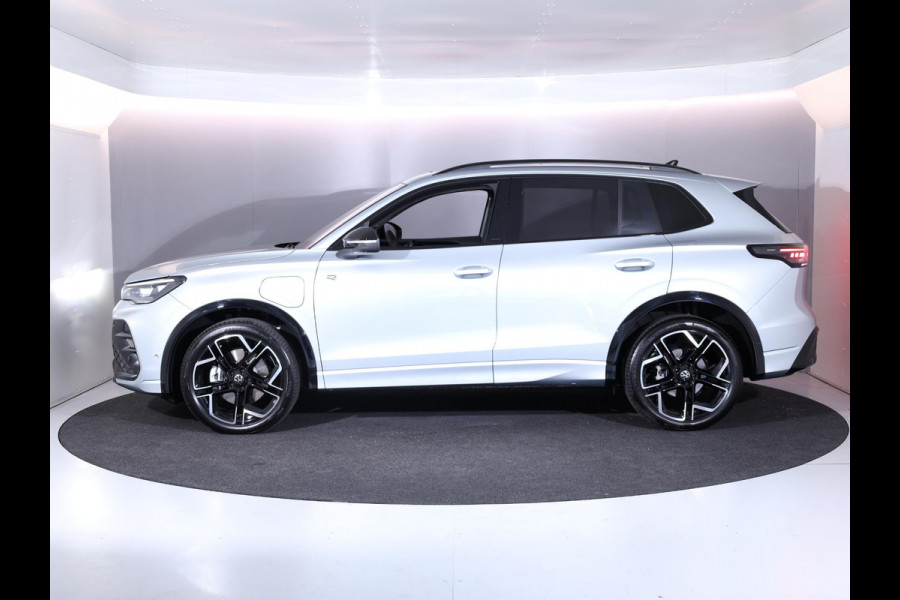 Volkswagen Tiguan 1.5 eHybrid R-Line Edition 204pk | Pano.dak| 20'LM-velgen| El.achterklep| verwarmde voorruit