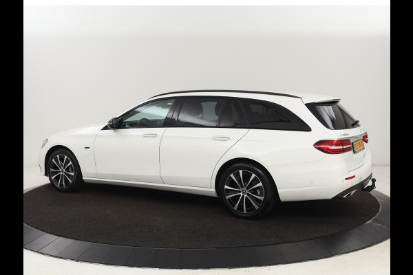 Mercedes-Benz E-Klasse 300e Avantgarde | Adaptive cruise | Stoelverwarming | 360 Camera | Carplay | Trekhaak | Sfeerverlichting | Half leder | Navigatie | Widescreen | Full LED | PHEV | Plug In