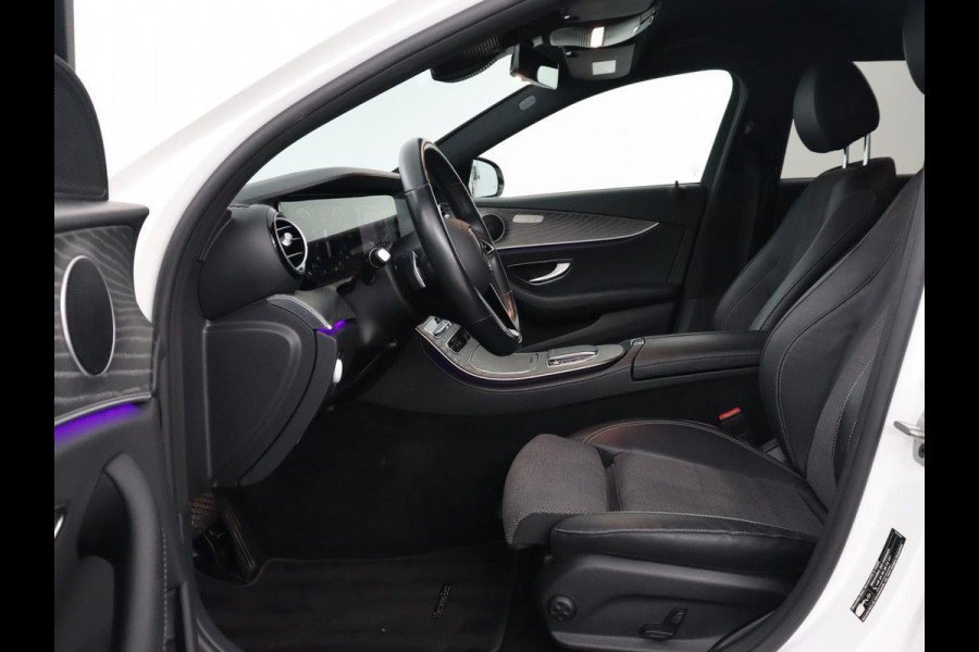 Mercedes-Benz E-Klasse 300e Avantgarde | Adaptive cruise | Stoelverwarming | 360 Camera | Carplay | Trekhaak | Sfeerverlichting | Half leder | Navigatie | Widescreen | Full LED | PHEV | Plug In