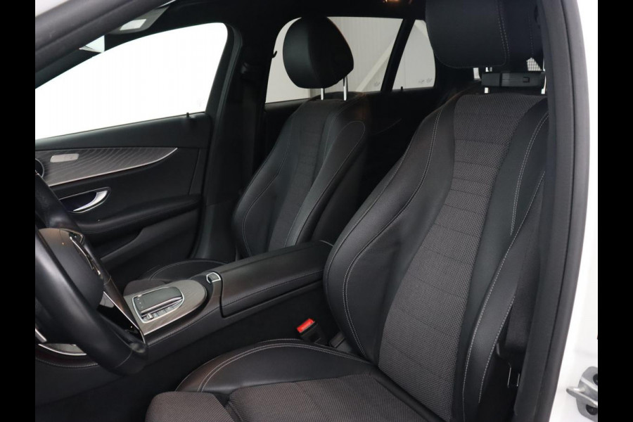 Mercedes-Benz E-Klasse 300e Avantgarde | Adaptive cruise | Stoelverwarming | 360 Camera | Carplay | Trekhaak | Sfeerverlichting | Half leder | Navigatie | Widescreen | Full LED | PHEV | Plug In