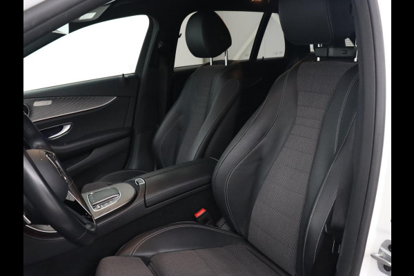 Mercedes-Benz E-Klasse 300e Avantgarde | Adaptive cruise | Stoelverwarming | 360 Camera | Carplay | Trekhaak | Sfeerverlichting | Half leder | Navigatie | Widescreen | Full LED | PHEV | Plug In