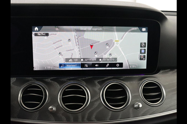 Mercedes-Benz E-Klasse 300e Avantgarde | Adaptive cruise | Stoelverwarming | 360 Camera | Carplay | Trekhaak | Sfeerverlichting | Half leder | Navigatie | Widescreen | Full LED | PHEV | Plug In