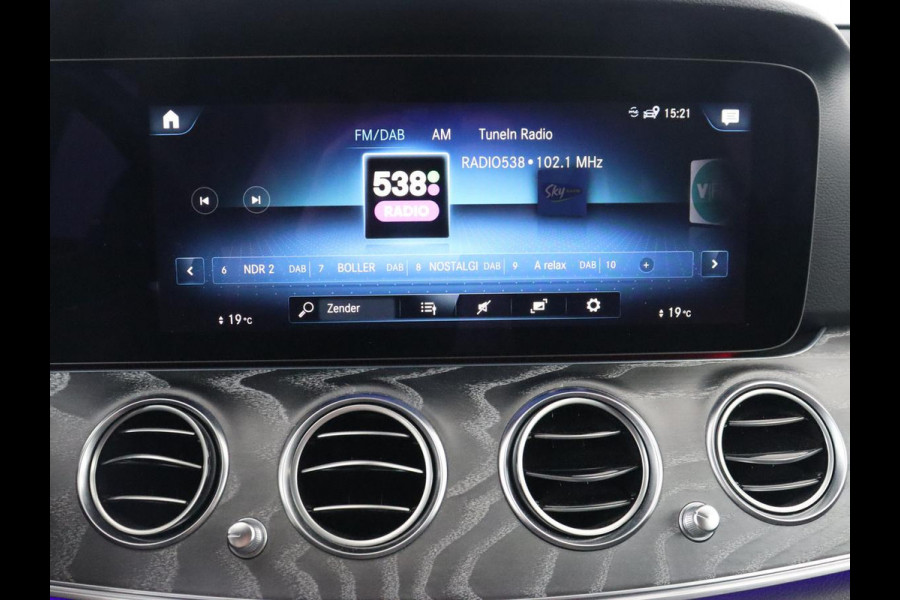 Mercedes-Benz E-Klasse 300e Avantgarde | Adaptive cruise | Stoelverwarming | 360 Camera | Carplay | Trekhaak | Sfeerverlichting | Half leder | Navigatie | Widescreen | Full LED | PHEV | Plug In
