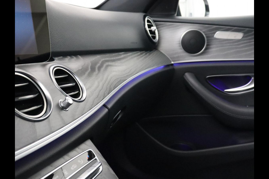 Mercedes-Benz E-Klasse 300e Avantgarde | Adaptive cruise | Stoelverwarming | 360 Camera | Carplay | Trekhaak | Sfeerverlichting | Half leder | Navigatie | Widescreen | Full LED | PHEV | Plug In