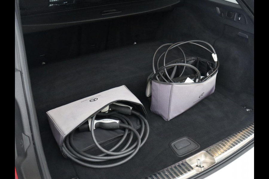 Mercedes-Benz E-Klasse 300e Avantgarde | Adaptive cruise | Stoelverwarming | 360 Camera | Carplay | Trekhaak | Sfeerverlichting | Half leder | Navigatie | Widescreen | Full LED | PHEV | Plug In