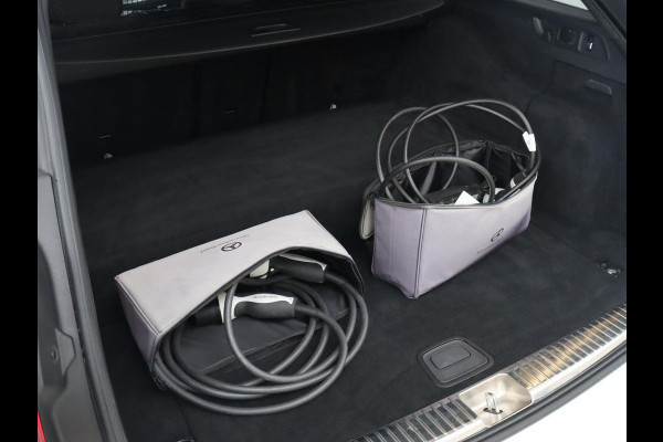 Mercedes-Benz E-Klasse 300e Avantgarde | Adaptive cruise | Stoelverwarming | 360 Camera | Carplay | Trekhaak | Sfeerverlichting | Half leder | Navigatie | Widescreen | Full LED | PHEV | Plug In