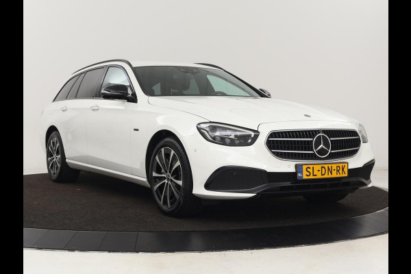 Mercedes-Benz E-Klasse 300e Avantgarde | Adaptive cruise | Stoelverwarming | 360 Camera | Carplay | Trekhaak | Sfeerverlichting | Half leder | Navigatie | Widescreen | Full LED | PHEV | Plug In