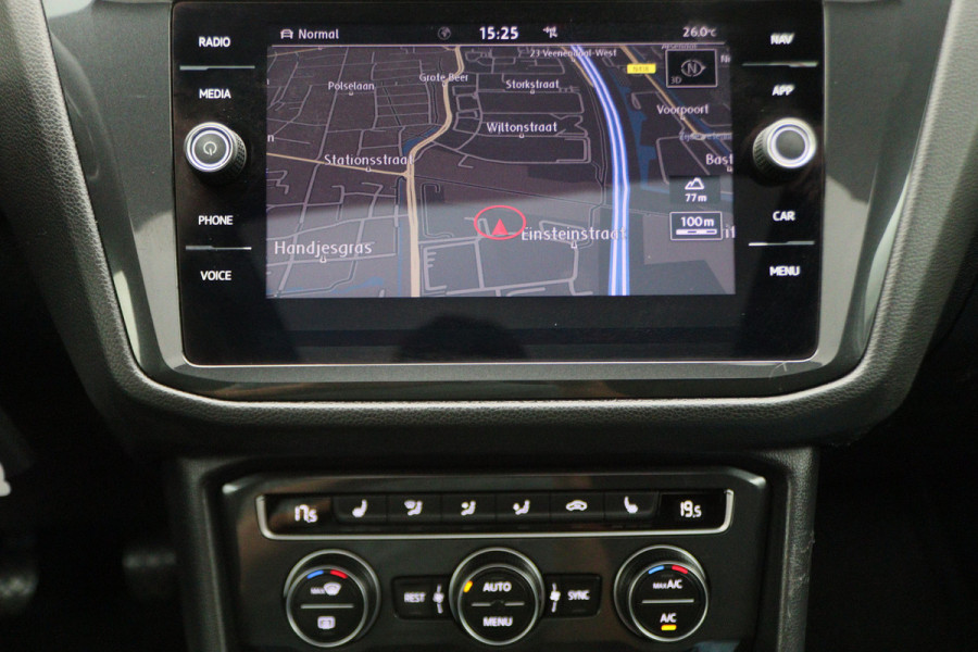 Volkswagen Tiguan 1.4 TSI Comfortline Business R-Line