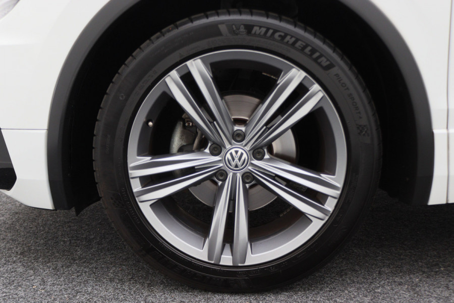 Volkswagen Tiguan 1.4 TSI Comfortline Business R-Line