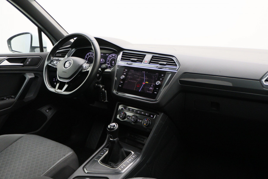 Volkswagen Tiguan 1.4 TSI Comfortline Business R-Line
