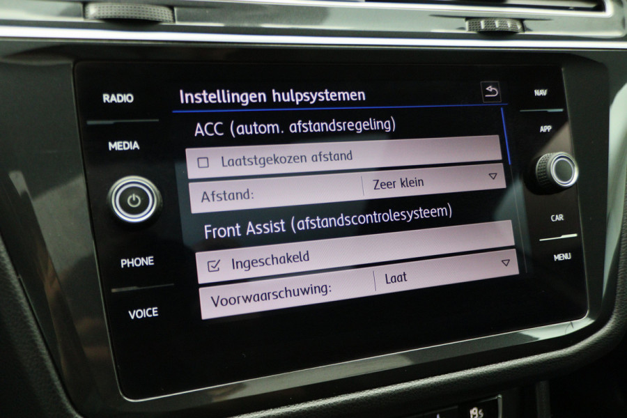 Volkswagen Tiguan 1.4 TSI Comfortline Business R-Line