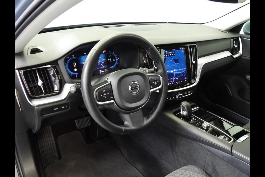 Volvo V60 2.0 T6 Plug-in Hybrid AWD Core Bright NAVI/CAMERA/TREKHAAK/LED/18"LMV!