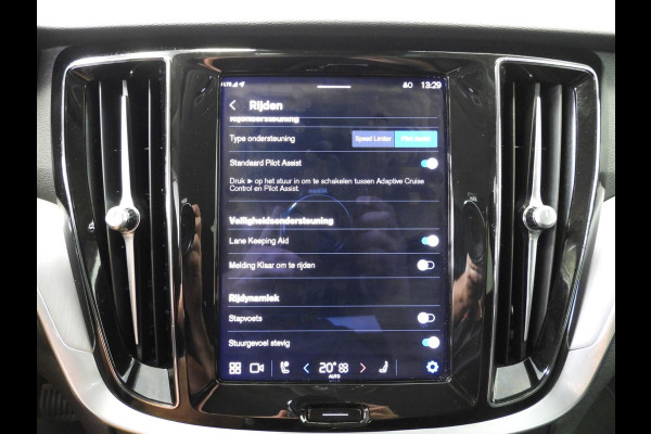 Volvo V60 2.0 T6 Plug-in Hybrid AWD Core Bright NAVI/CAMERA/TREKHAAK/LED/18"LMV!