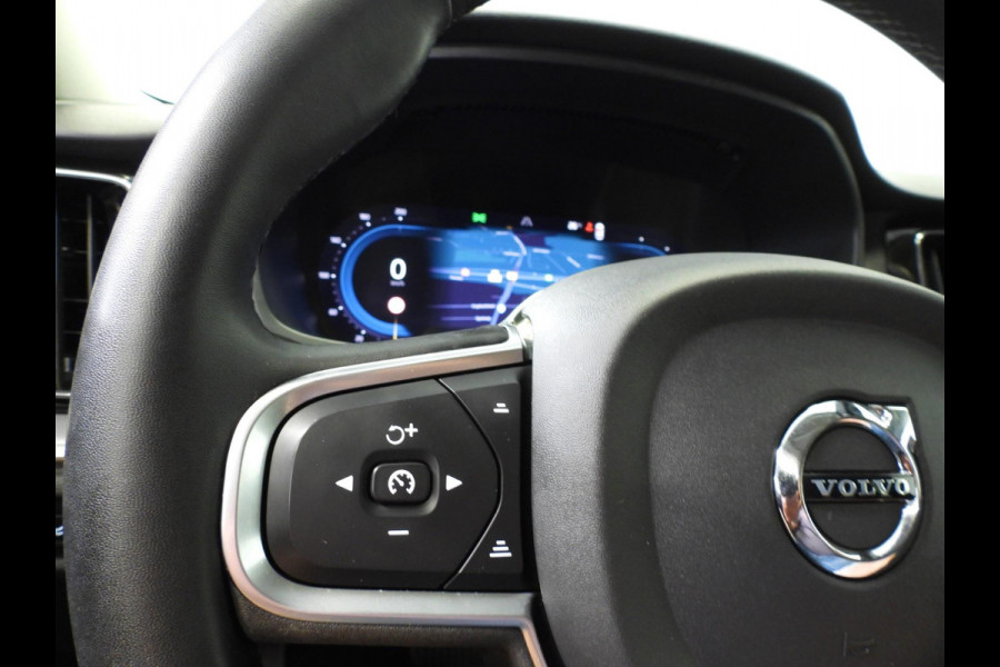 Volvo V60 2.0 T6 Plug-in Hybrid AWD Core Bright NAVI/CAMERA/TREKHAAK/LED/18"LMV!