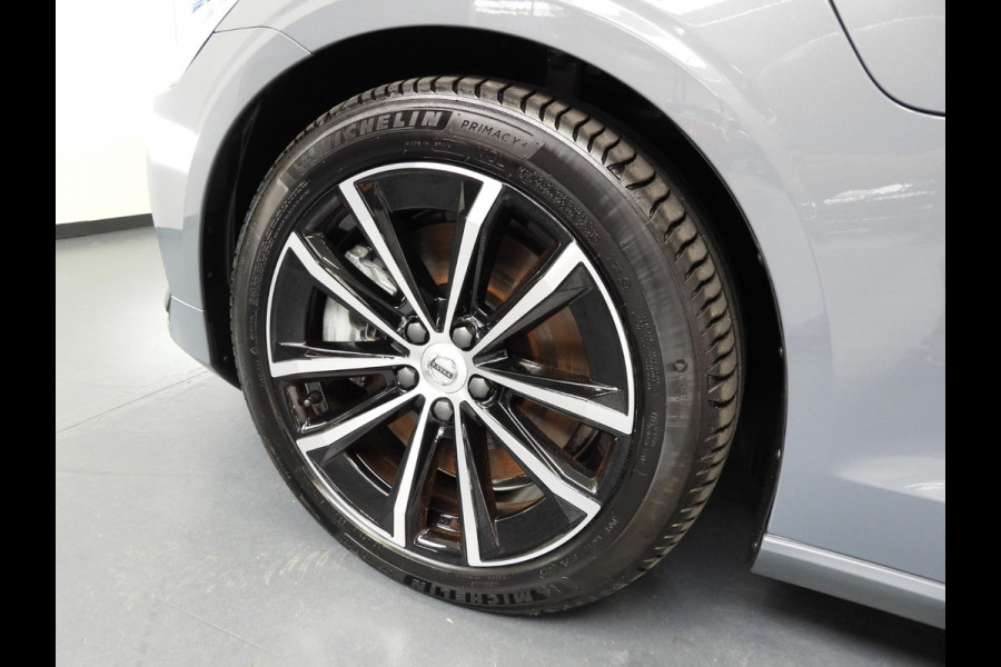 Volvo V60 2.0 T6 Plug-in Hybrid AWD Core Bright NAVI/CAMERA/TREKHAAK/LED/18"LMV!