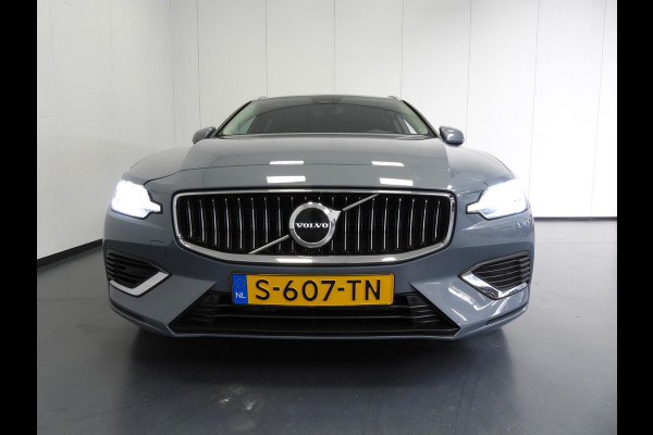 Volvo V60 2.0 T6 Plug-in Hybrid AWD Core Bright NAVI/CAMERA/TREKHAAK/LED/18"LMV!