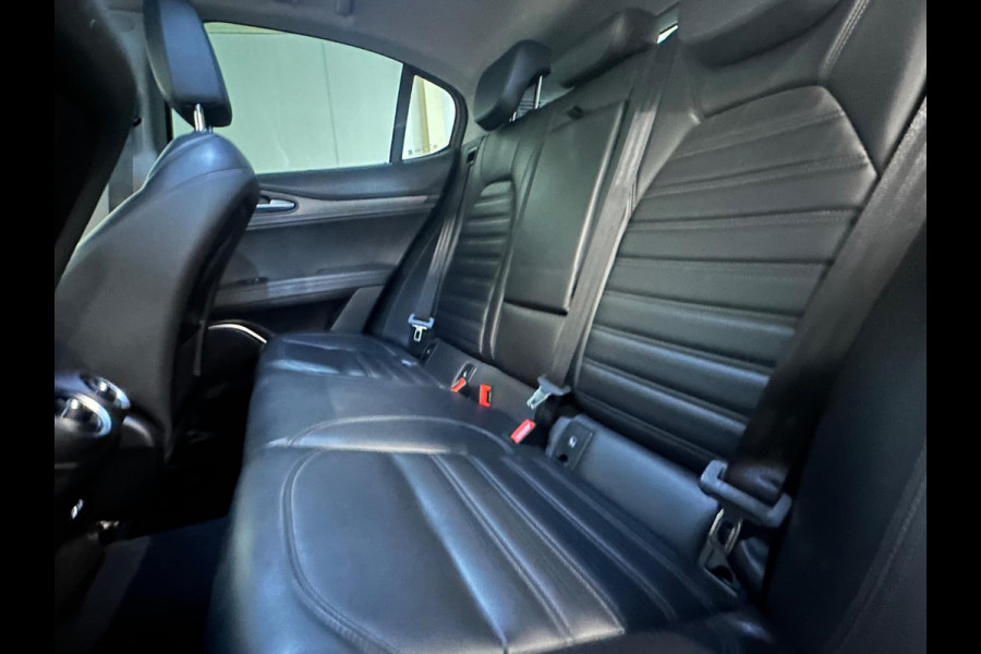Alfa Romeo Stelvio 2.0 T AWD First Edition | CAMERA | MEMORY SEATS | 280 PK