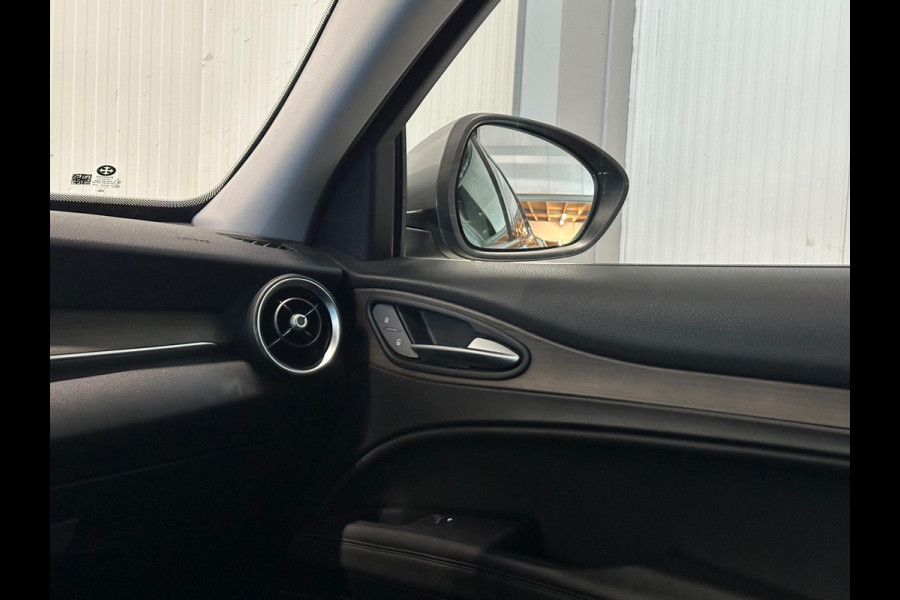 Alfa Romeo Stelvio 2.0 T AWD First Edition | CAMERA | MEMORY SEATS | 280 PK