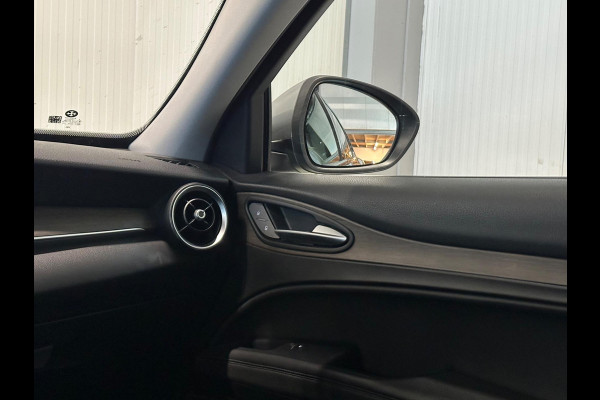 Alfa Romeo Stelvio 2.0 T AWD First Edition | CAMERA | MEMORY SEATS | 280 PK