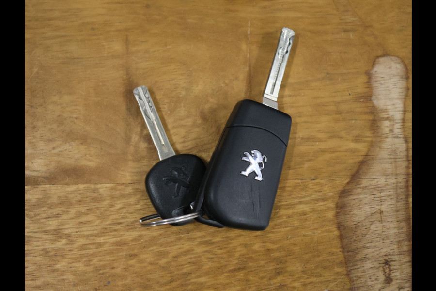 Peugeot 108 1.0 e-VTi Active [BLUETOOTH TELEFOON VERBINDING, AIRCONDITIONING, GETINT GLAS, 5 DEUREN, HANDGESCHAKELD, NIEUWSTAAT]