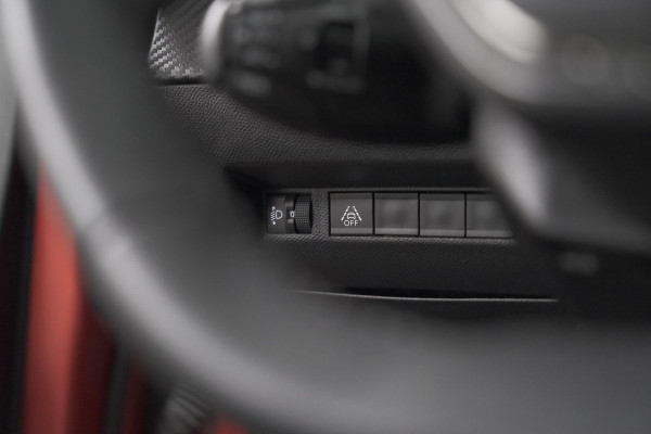 Peugeot 208 PureTech 100 EAT8 Allure Pack | Camera | Navigatie | Apple Carplay | Parkeersensoren