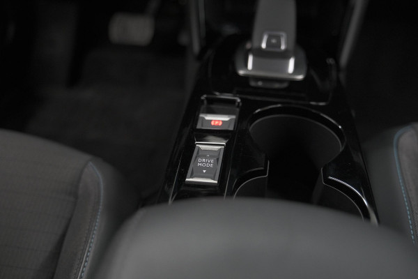 Peugeot 208 PureTech 100 EAT8 Allure Pack | Camera | Navigatie | Apple Carplay | Parkeersensoren