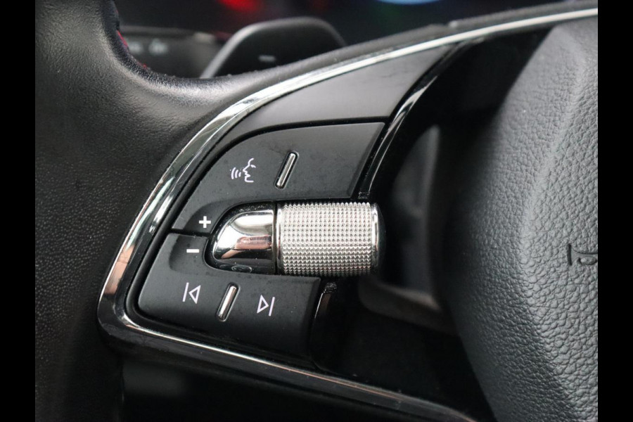 Škoda Octavia 1.4 TSI iV Business Edition | Camera | Sfeerverlichting | Carplay | Navigatie | Digital Cockpit | Full LED | Cruise control | DAB | Climate control | PHEV | Plug In