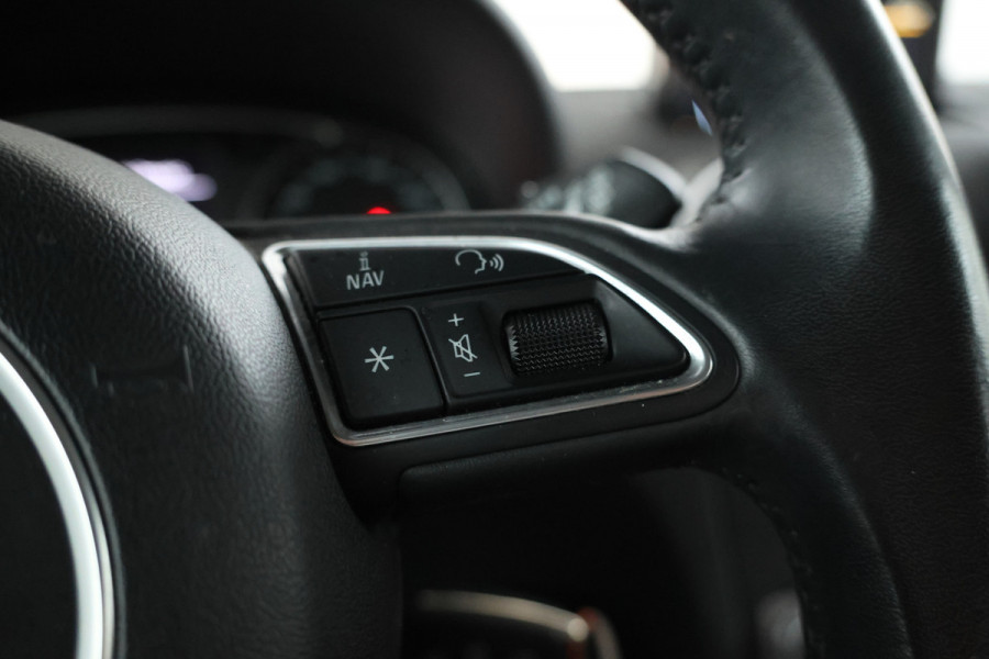 Audi A1 Sportback 1.0 TFSI Navigatie, Airco, Bluetooth