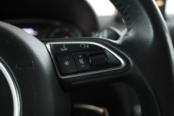 Audi A1 Sportback 1.0 TFSI Navigatie, Airco, Bluetooth