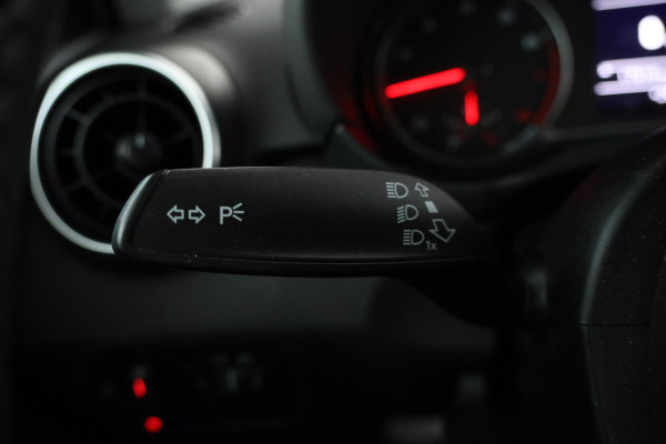 Audi A1 Sportback 1.0 TFSI Navigatie, Airco, Bluetooth