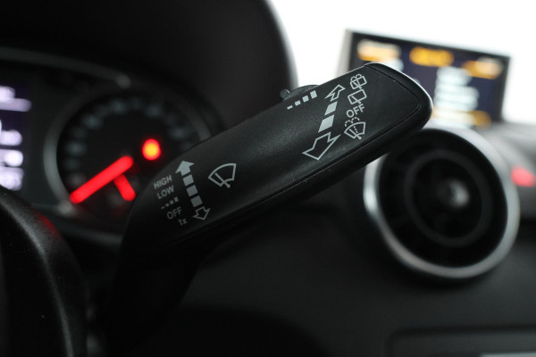 Audi A1 Sportback 1.0 TFSI Navigatie, Airco, Bluetooth