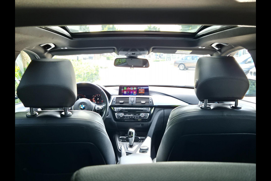 BMW 3 Serie Touring M Sport Dig.Teller Apple CarPlay Panorama LED Leder NAP Navi Pro GR Dealer onderhouden