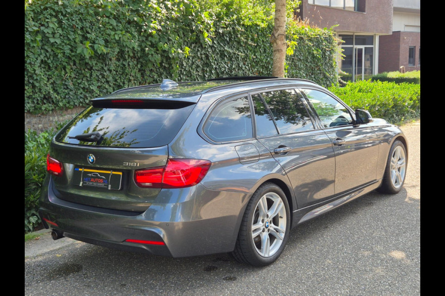 BMW 3 Serie Touring M Sport Dig.Teller Apple CarPlay Panorama LED Leder NAP Navi Pro GR Dealer onderhouden