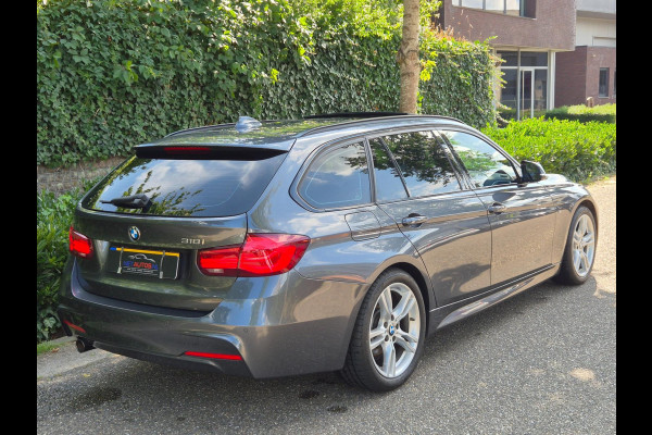 BMW 3 Serie Touring M Sport Dig.Teller Apple CarPlay Panorama LED Leder NAP Navi Pro GR Dealer onderhouden