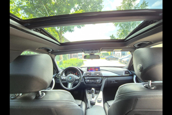 BMW 3 Serie Touring M Sport Dig.Teller Apple CarPlay Panorama LED Leder NAP Navi Pro GR Dealer onderhouden