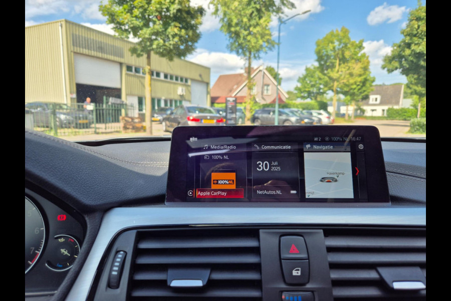 BMW 3 Serie Touring M Sport Dig.Teller Apple CarPlay Panorama LED Leder NAP Navi Pro GR Dealer onderhouden