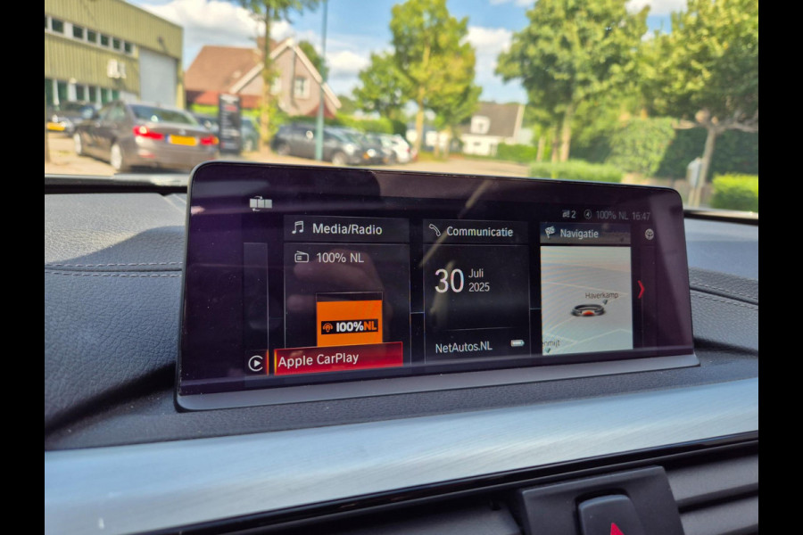 BMW 3 Serie Touring M Sport Dig.Teller Apple CarPlay Panorama LED Leder NAP Navi Pro GR Dealer onderhouden