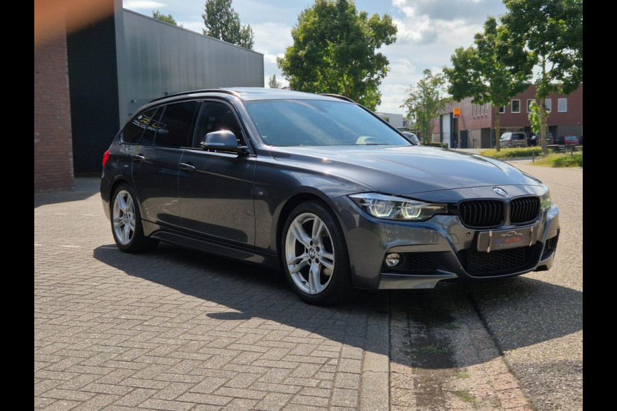BMW 3 Serie Touring M Sport Dig.Teller Apple CarPlay Panorama LED Leder NAP Navi Pro GR Dealer onderhouden