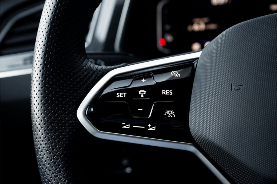Volkswagen Tiguan 1.4 TSI eHybrid R-Line ACC Leder HUD 360° Elek Trekhaak Matrix