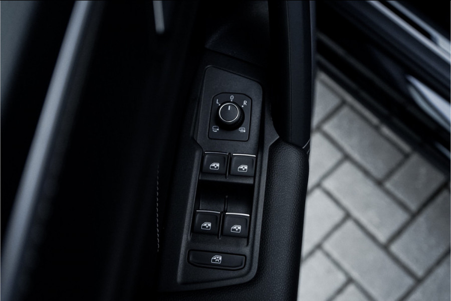 Volkswagen Tiguan 1.4 TSI eHybrid R-Line ACC Leder HUD 360° Elek Trekhaak Matrix