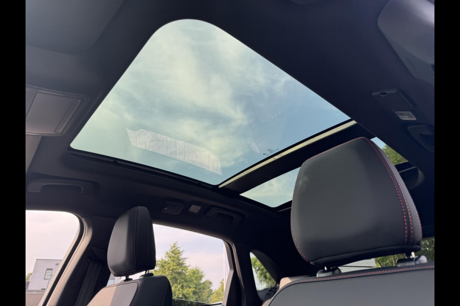 Ford Kuga 2.5 PHEV ST-Line X | SCI | 243pk | Driver Assistance pack | Matrix LED | Black Package | Wegklapbare Trekhaak | Panoramadak | Winterpack | 2.100kg Trekgewicht